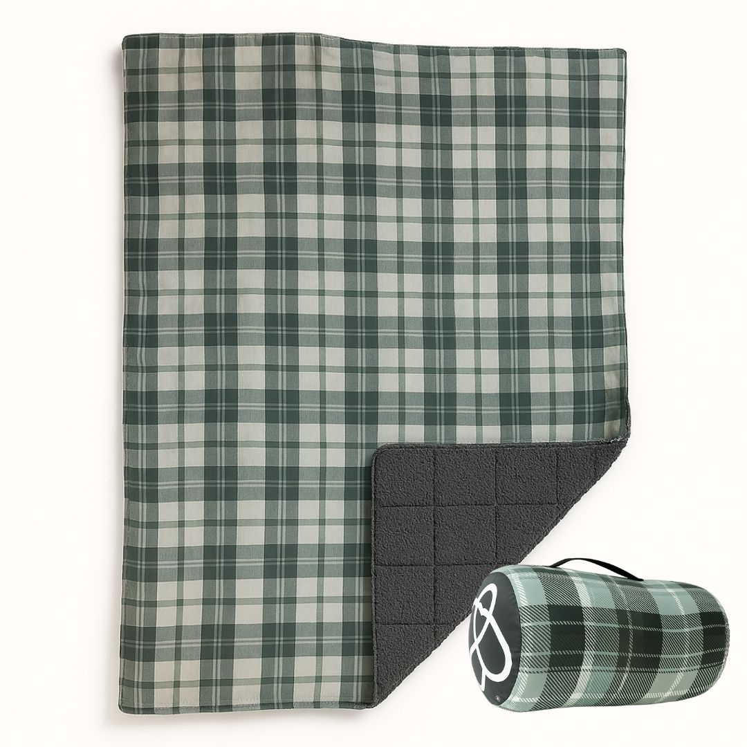 Wearable Weatherproof Blanket (Evergreen Plaid)