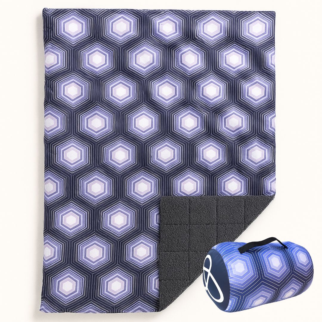 Wearable Weatherproof Blanket (Artic Hex)