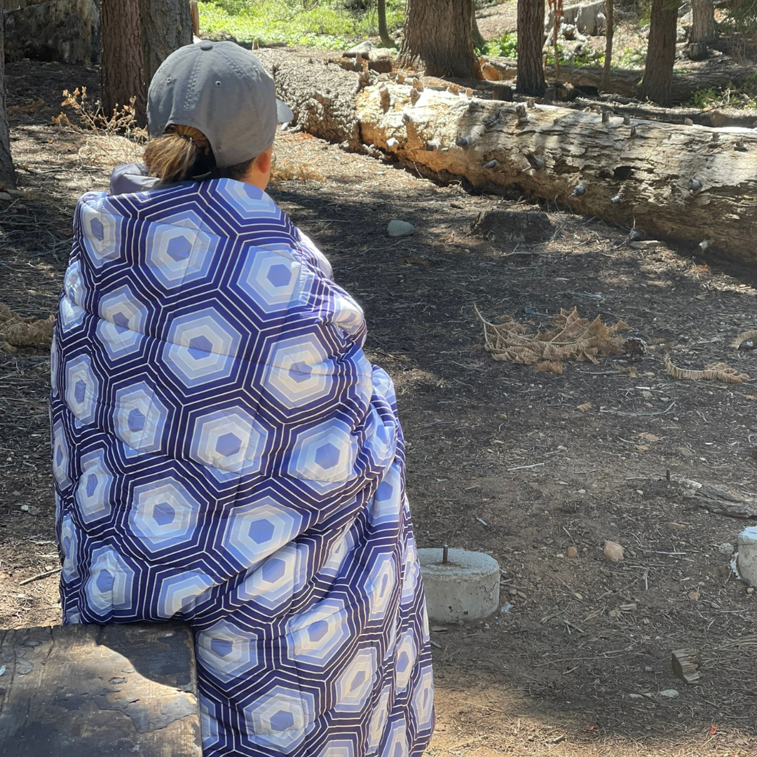 Wearable Weatherproof Blanket (Artic Hex)